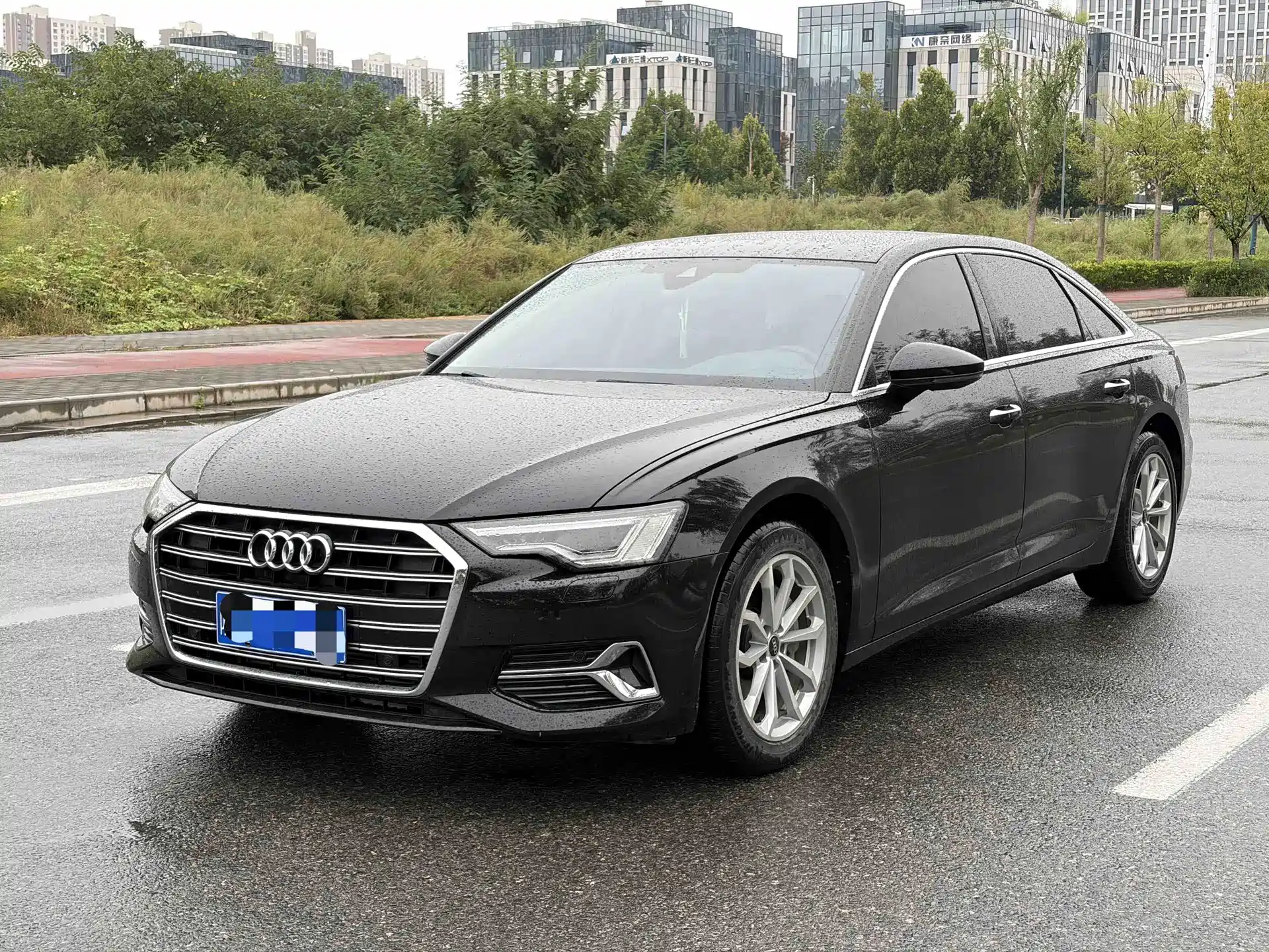 صورة 1 - Audi A6L