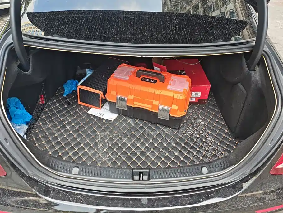 Фото 4 - Mercedes-Benz E-Class
