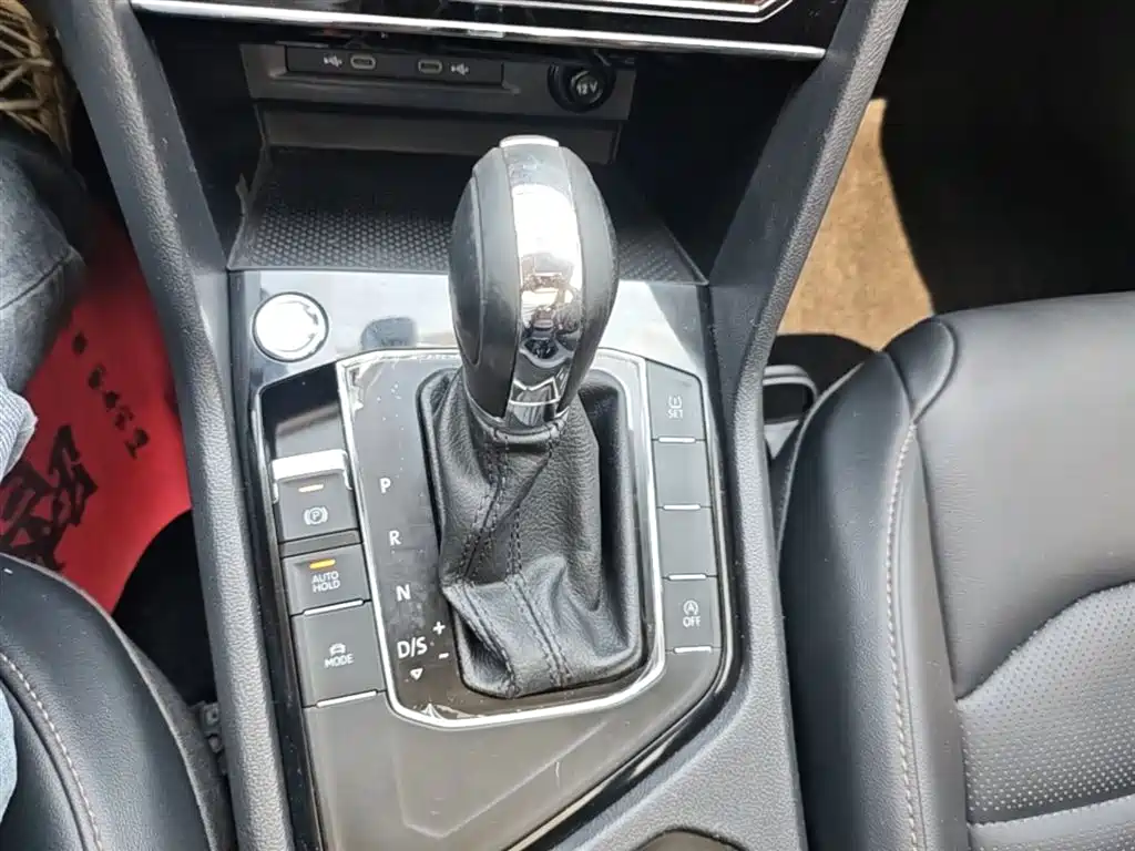 VOLKSWAGEN TUYUE