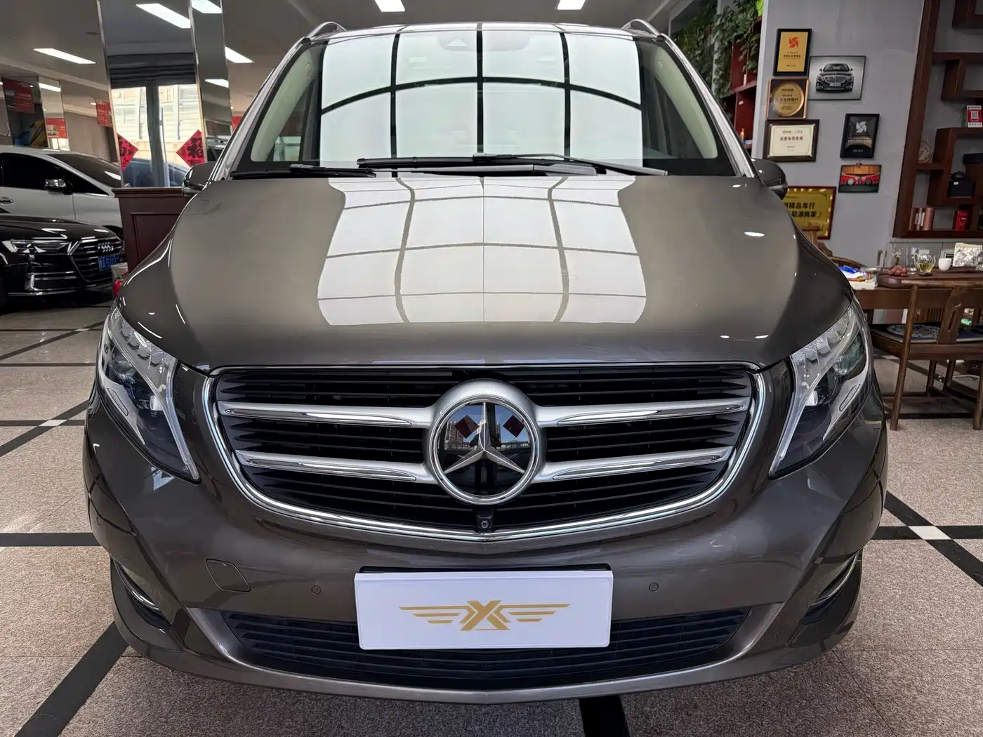 Mercedes-Benz V-Class 2017 Model V 260 Premium Edition фото 2