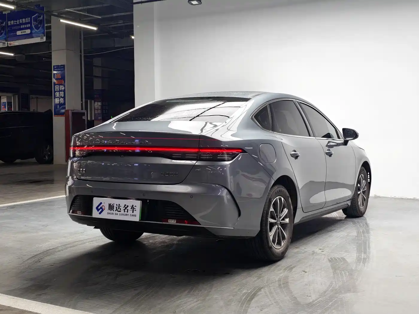 BYD Destroyer 05 2024 Glory Edition DM-i 55KM Luxury фото 12
