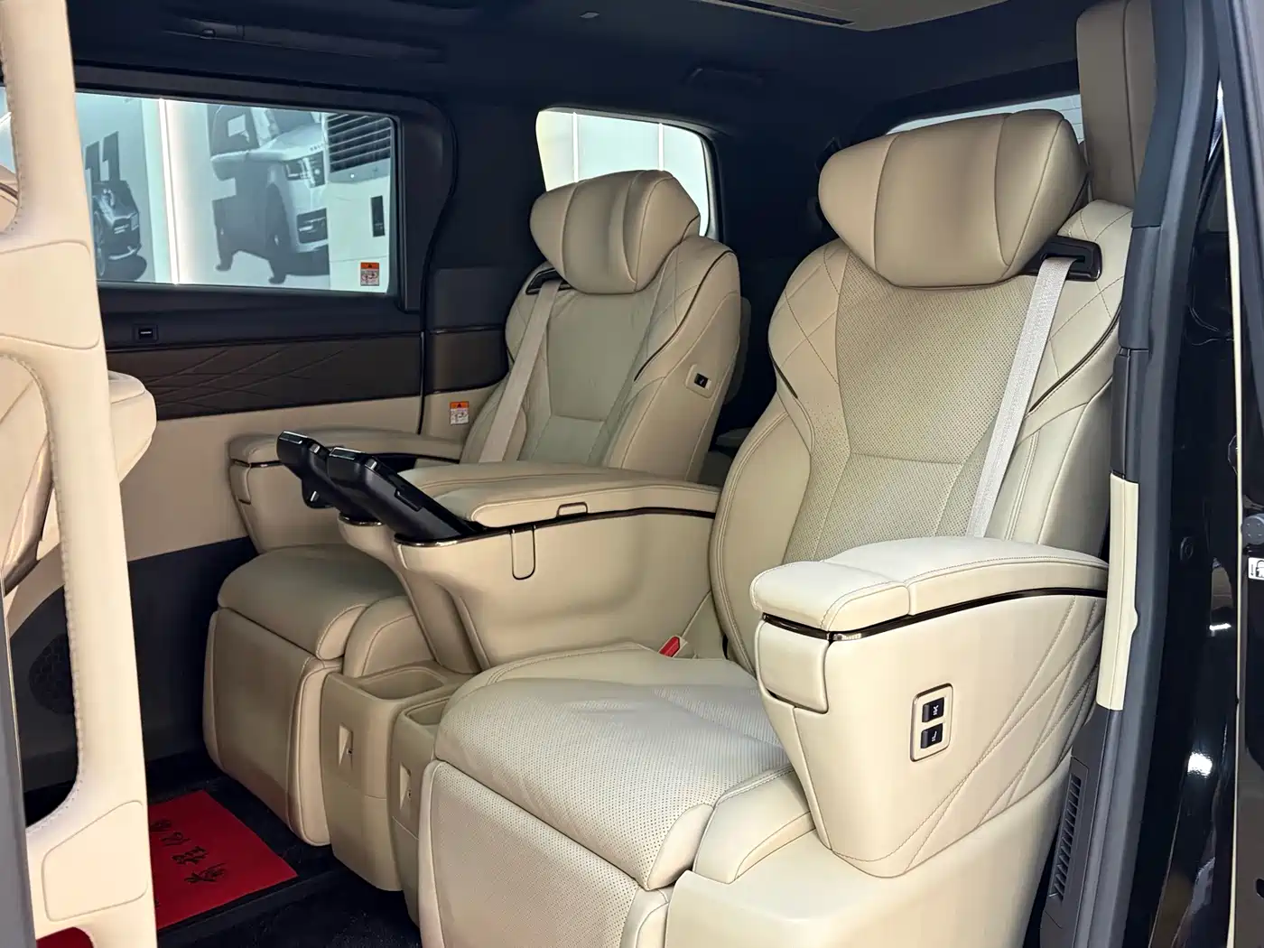 Toyota Alphard 2025 2024 Hybrid 2.5L Ultimate Enjoyment Edition