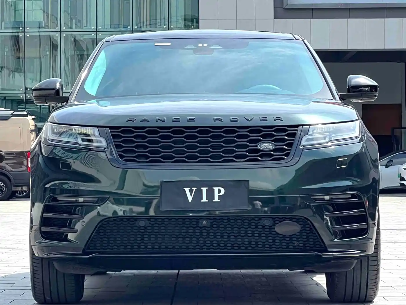 Land Rover Range Rover Velar 2021 P250 Gloss Black Collector's Edition фото 2
