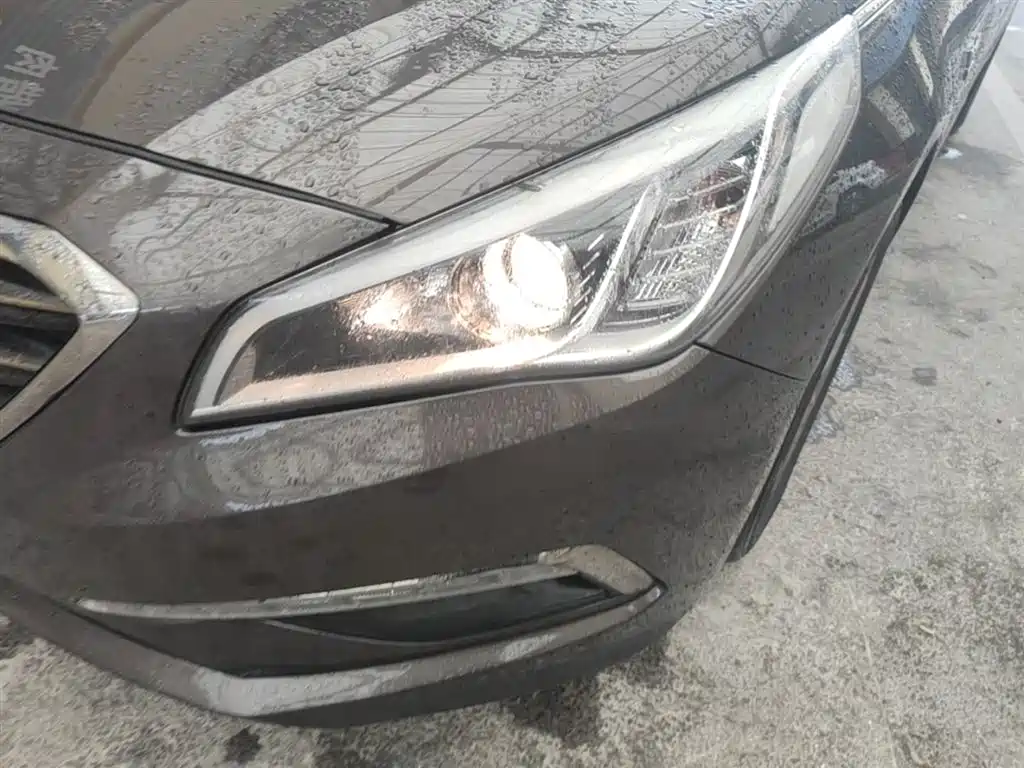 Hyundai Sonata 2015 1.6T GLS Smart фото 24