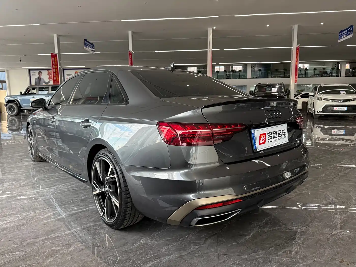 Фото 10 - Audi A4L
