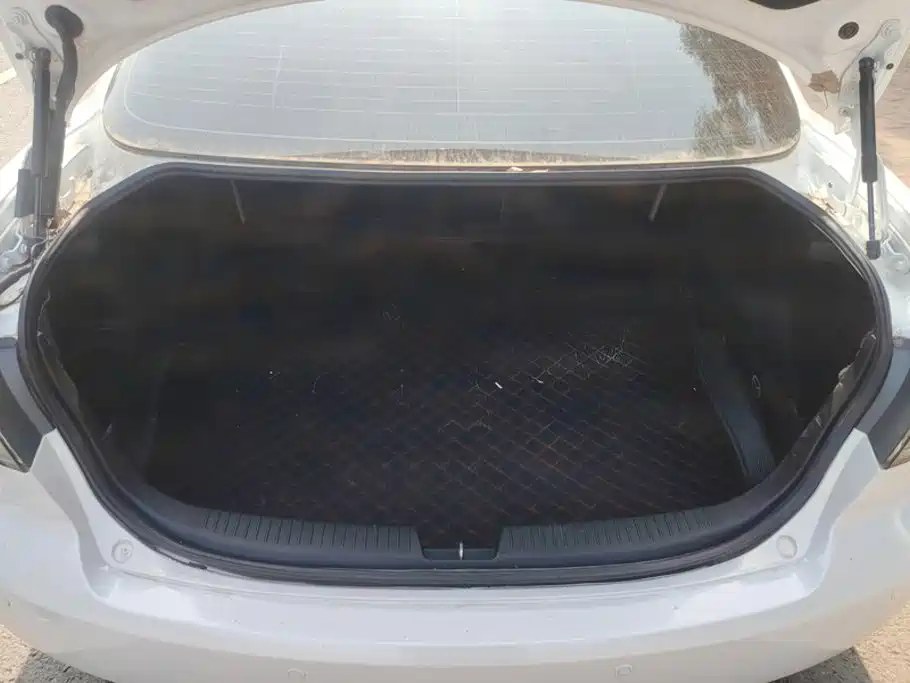 Photo 4 - Mazda 6