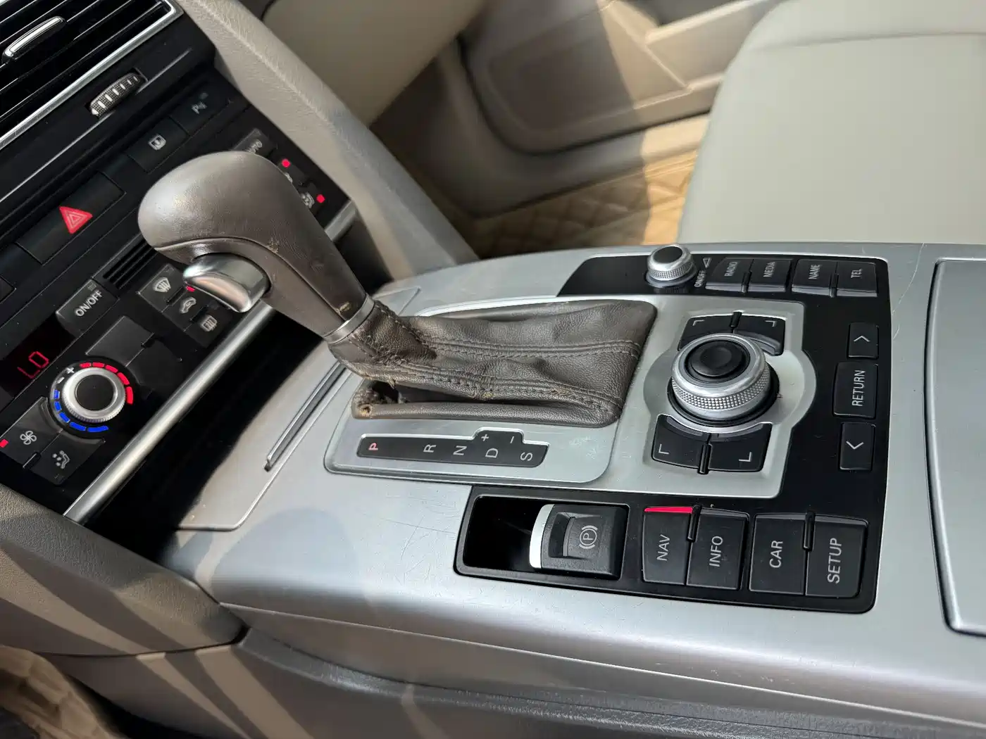 Audi A6L 2011 Model 2.0 TFSI Auto Standard фото 10