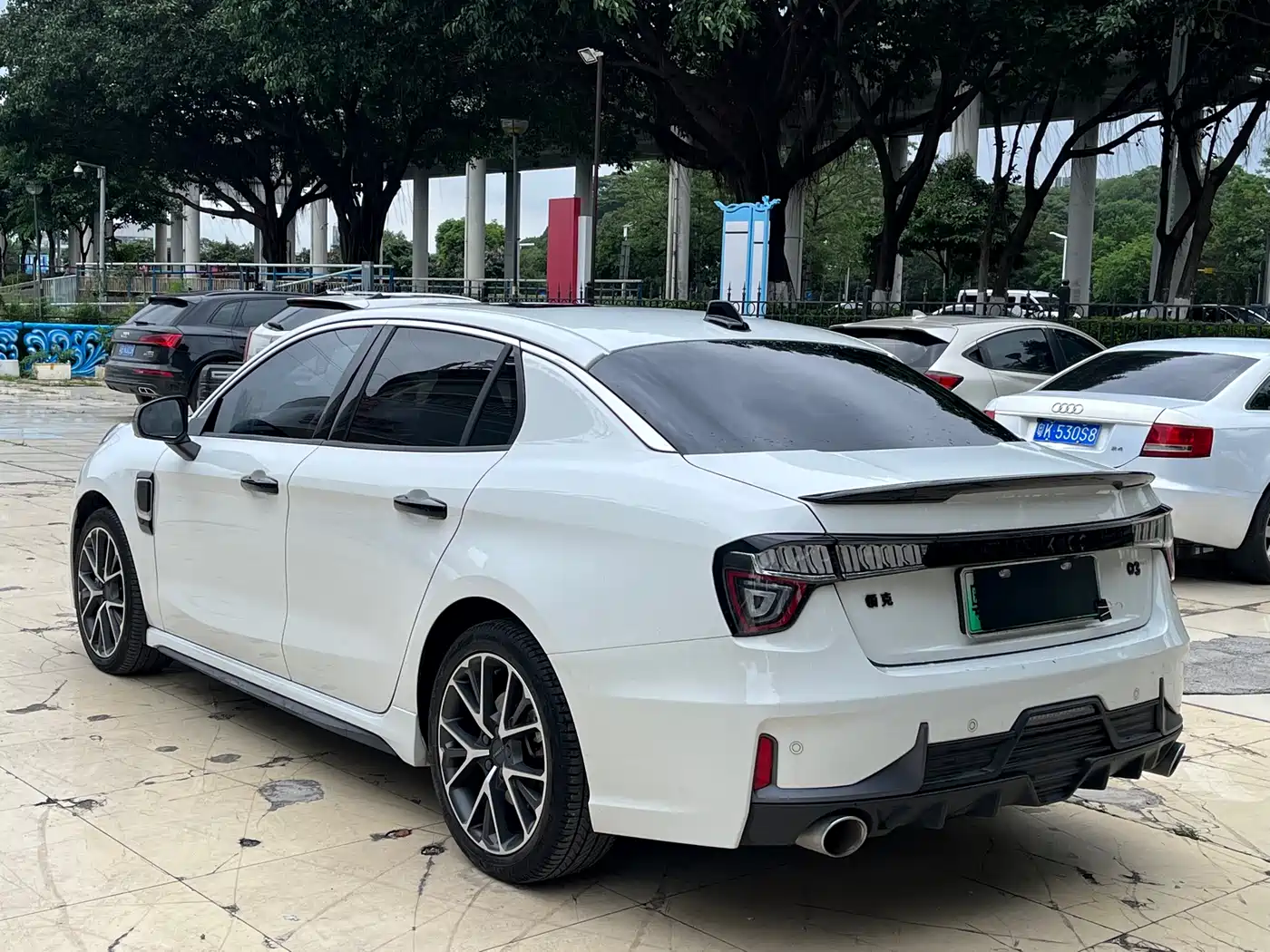 Lynk & Co 03 New Energy 2021 1.5T PHEV Pro фото 5