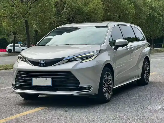 Toyota Sienna 2.5L, гибрид, Комфорт