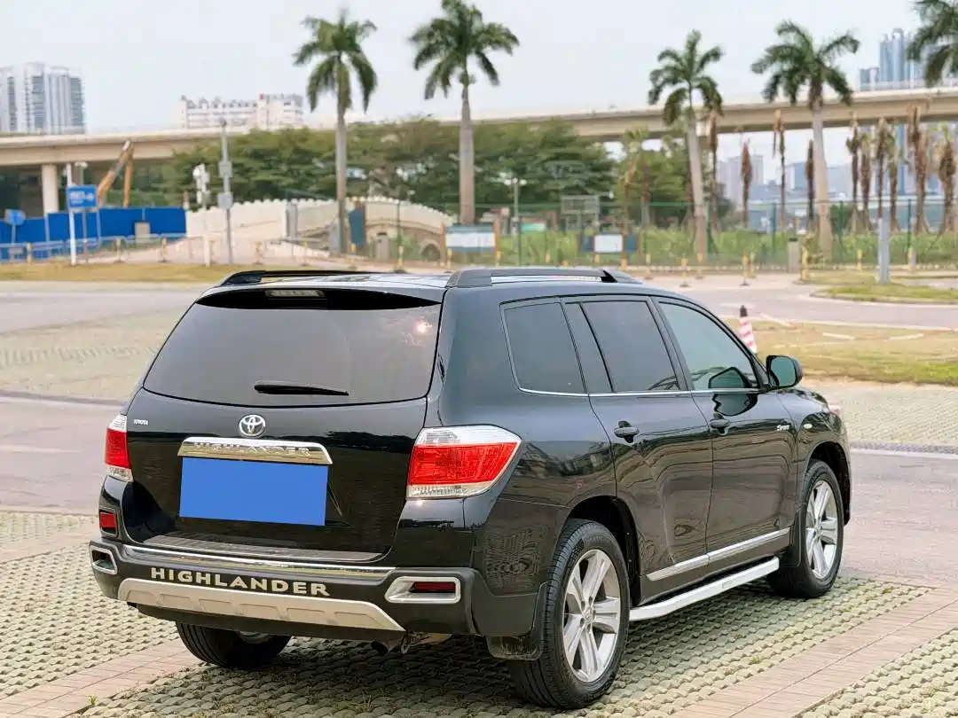 Toyota Highlander 2012 2.7L 2WD 7-Seater Luxury Edition фото 6