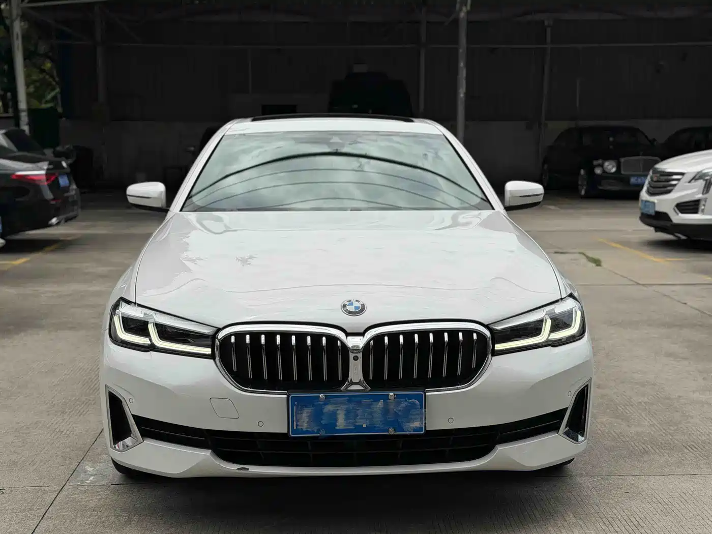 BMW 5 Series 2021 530Li Premium Luxury Package фото 2