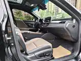 Фото 10 - Lexus ES