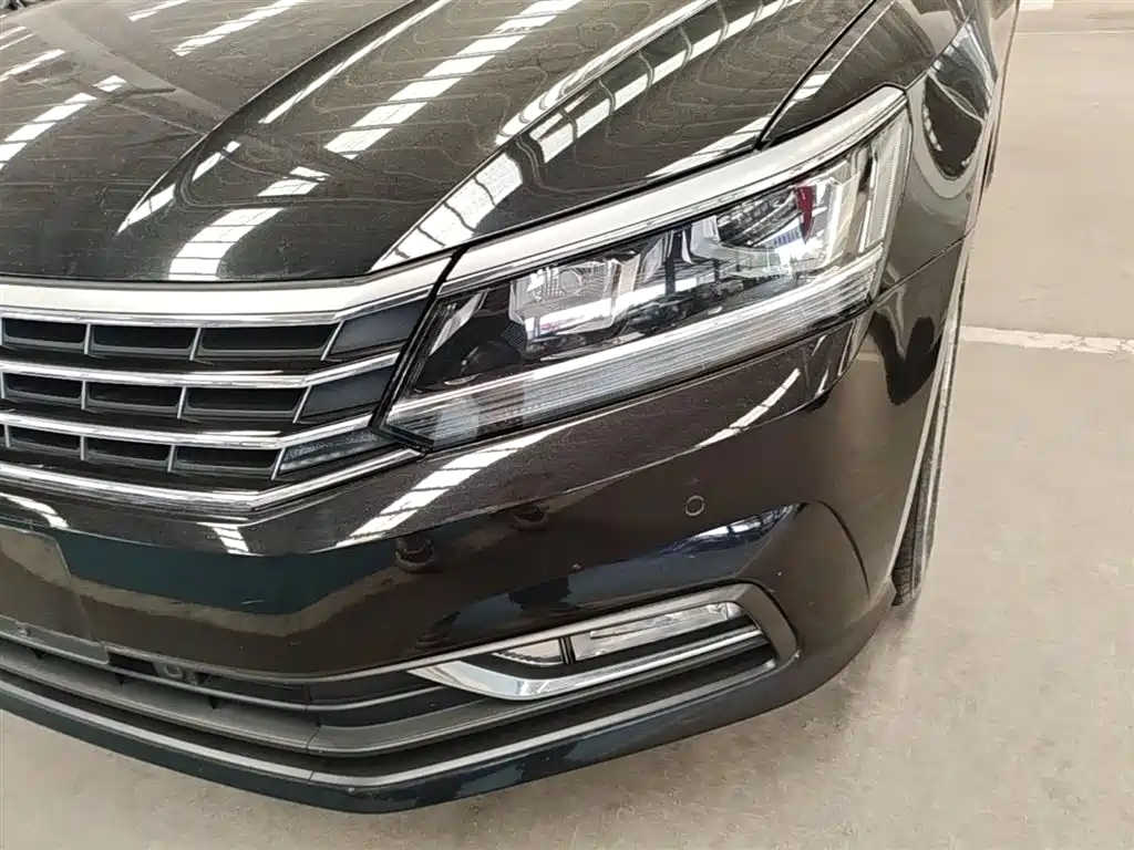 Volkswagen Passat 2017 330TSI DSG Prestige фото 24