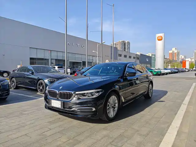 BMW 5 SERIES