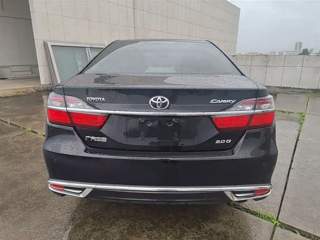 Toyota Camry 2016 2.0G 10th Anniversary Luxury Edition фото 6