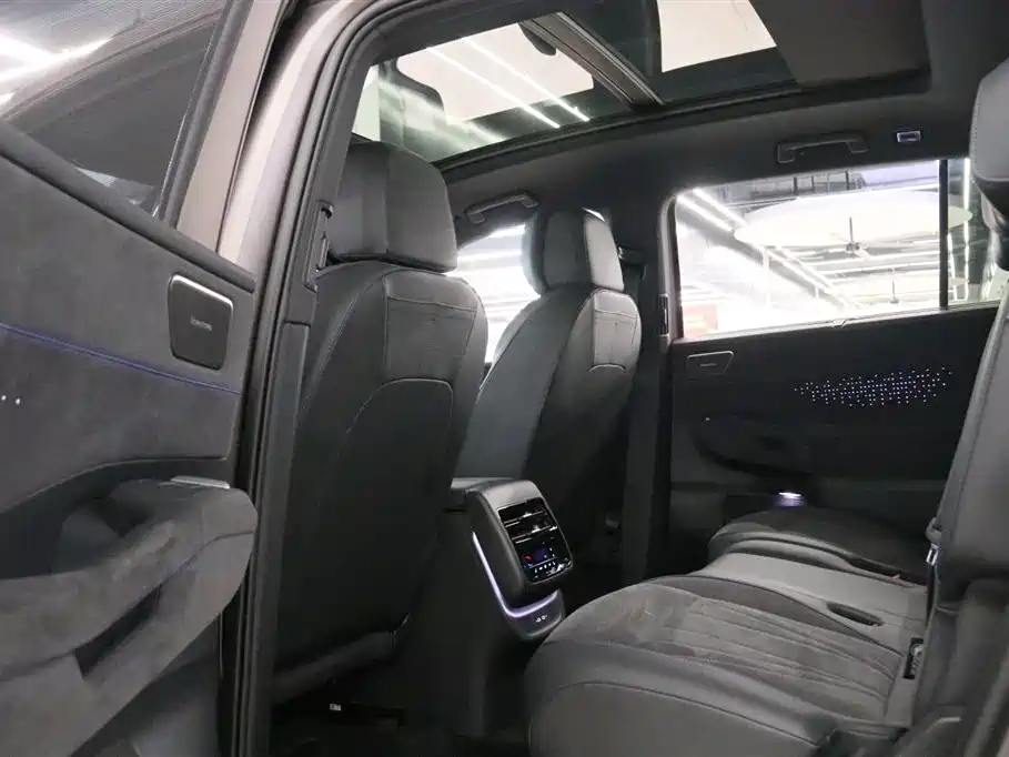 Volkswagen Teramont 2025 Teramont Pro 450TSI 4WD Summit Edition фото 25