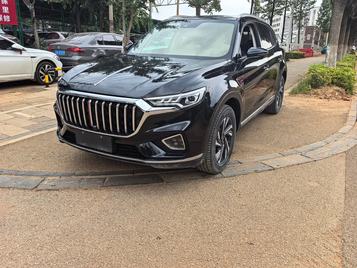 Hongqi HS5 2022 2.0T Smart Connect Premium Edition