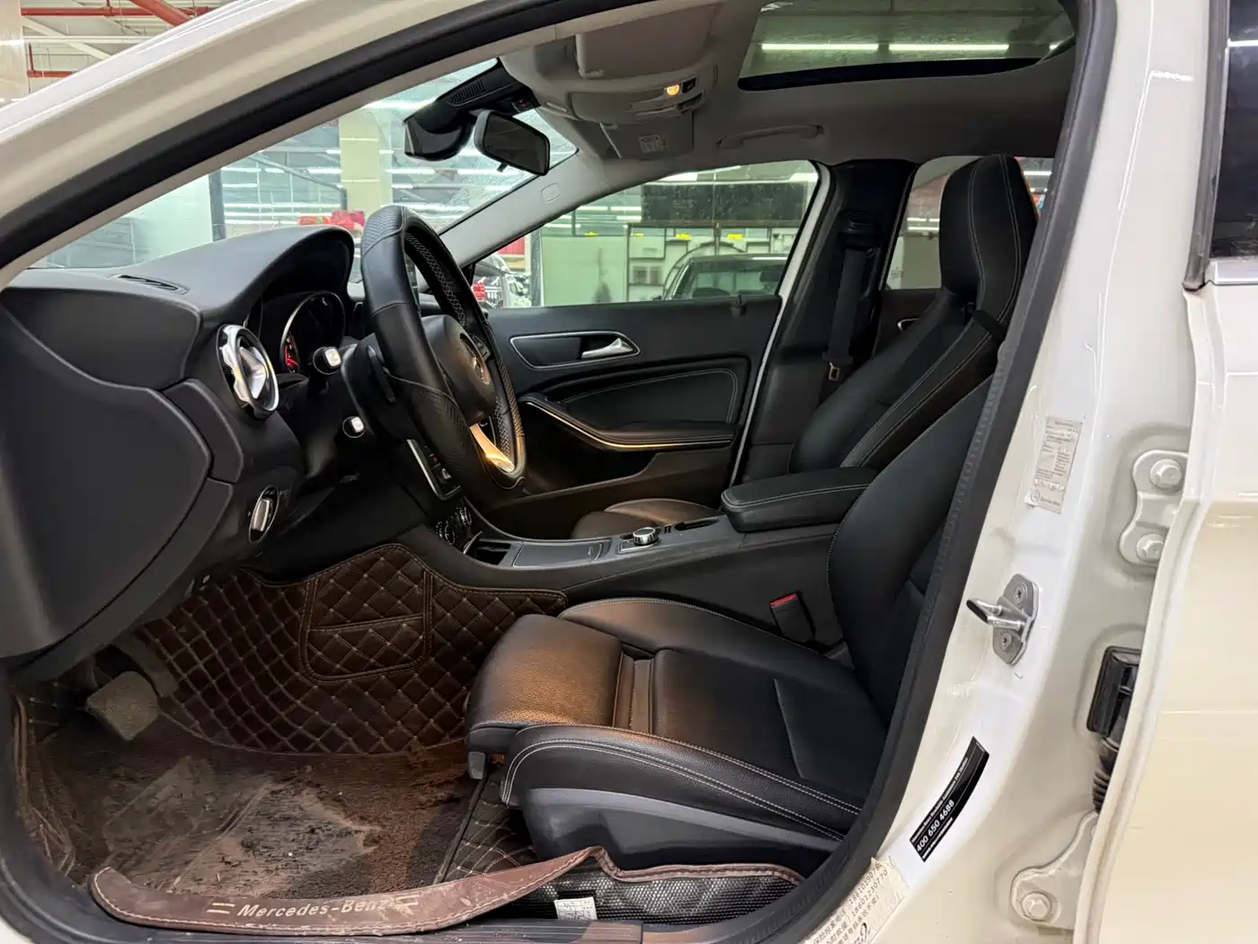 Mercedes-Benz GLA 2018 GLA 200 Dynamic фото 7