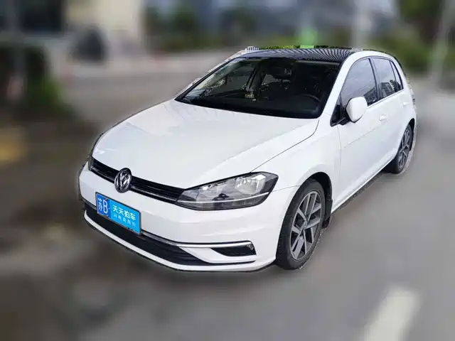 Volkswagen Golf 2020 Beloved Edition 280TSI DSG Comfort — фото 1
