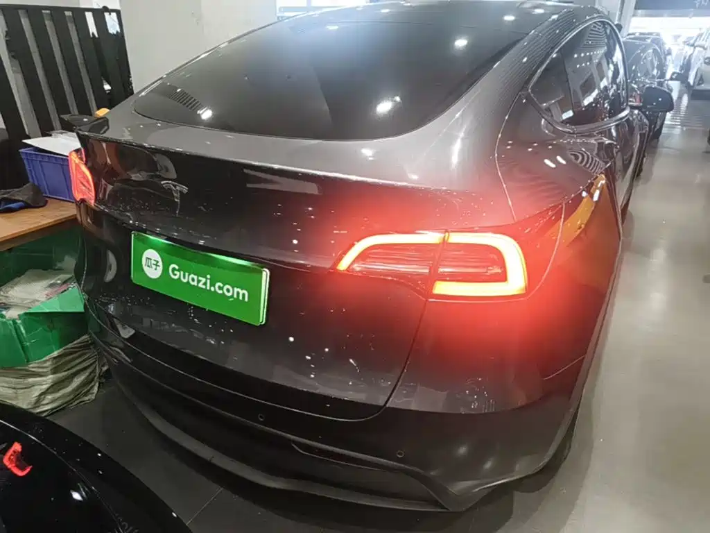 Фото 6 - Tesla Model Y