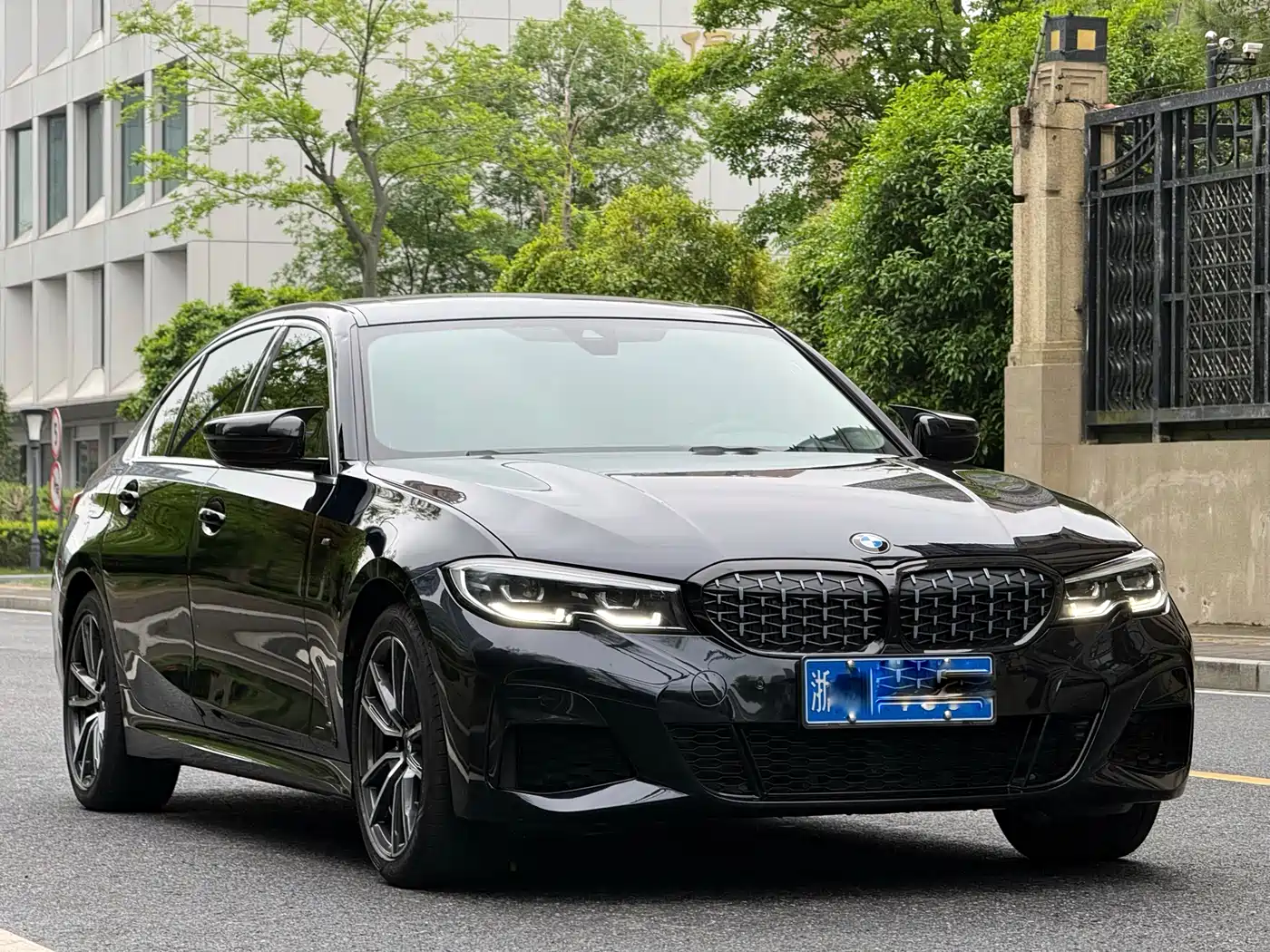 BMW 3 Series 2021 325Li M Sport Package фото 9