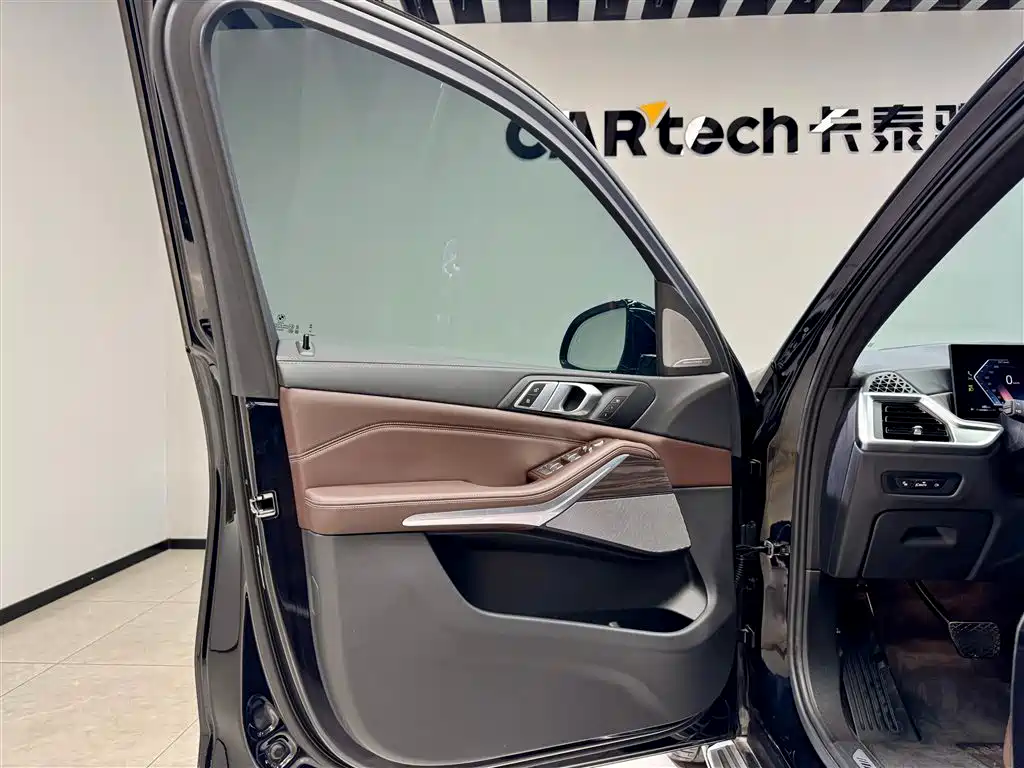 BMW X5 2023 xDrive 40Li M Sport Package фото 18
