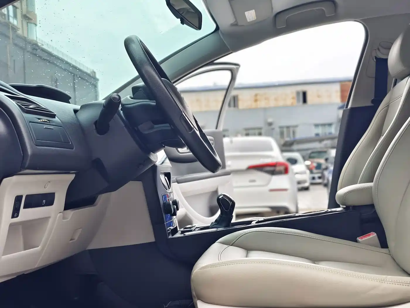 Citroën C-Quatre 2014 2013 Model Sedan 1.6L Manual Premium Style