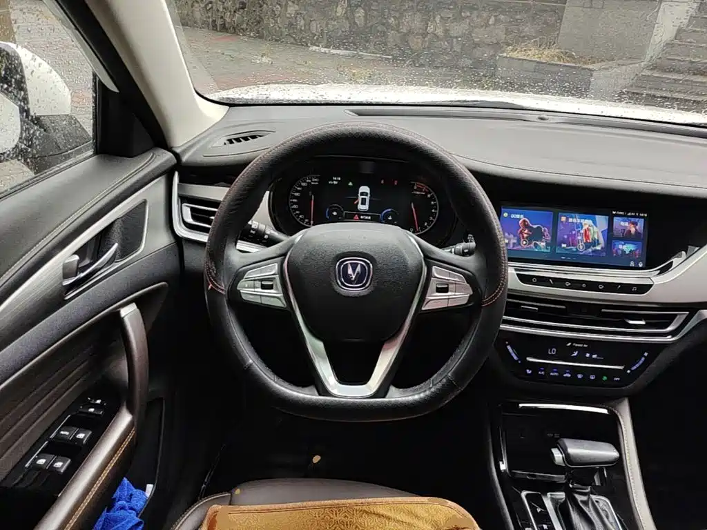 Changan CS35 PLUS 2019 2018 1.6L Automatic Smart Connect China V