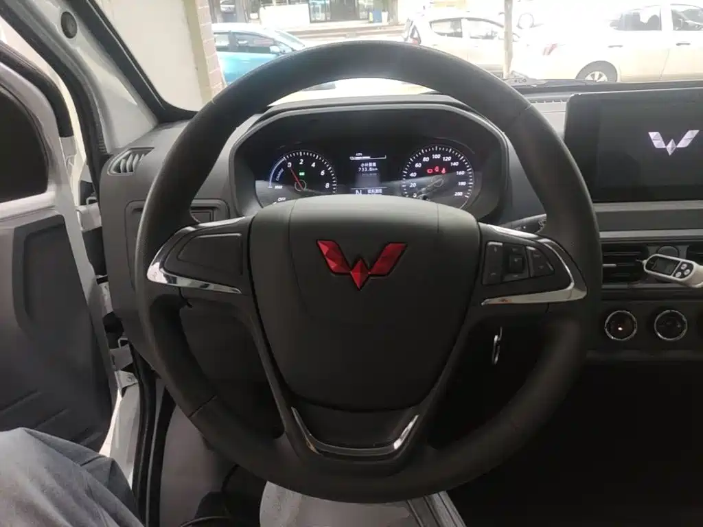 Wuling Motors Wuling Yangguang 2026 2025 310KM Sealed Window CATL Custom Edition