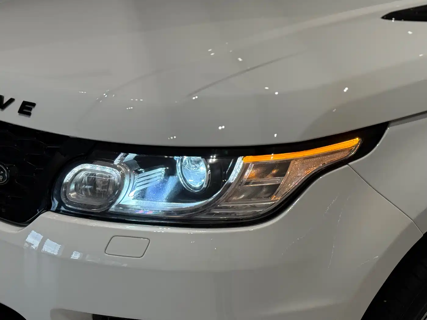 Land Rover Range Rover Sport 2014 3.0 SC V6 Trendsetting Genesis Edition фото 4