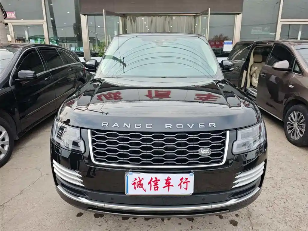 Land Rover Range Rover 2021 3.0 L6 Golden Age Edition фото 2