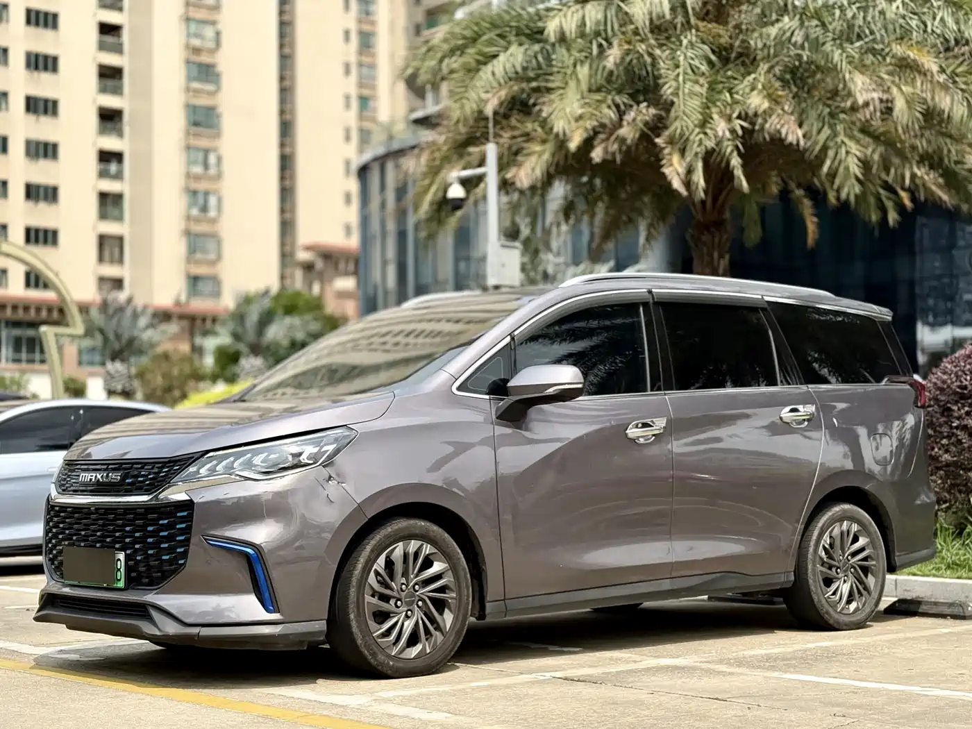 SAIC Maxus Dajia 5 2022 1.3T PLUG IN Smart Edition (7-seater)