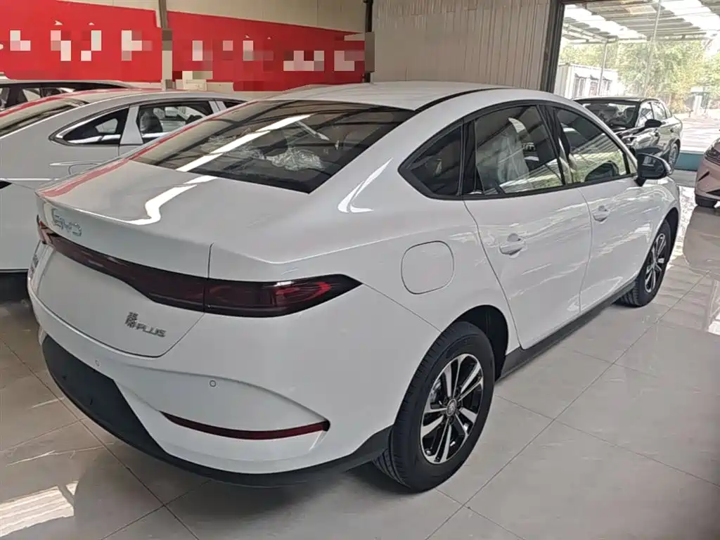 BYD Qin PLUS 2026 DM-i Smart Edition 128KM Progressive фото 7