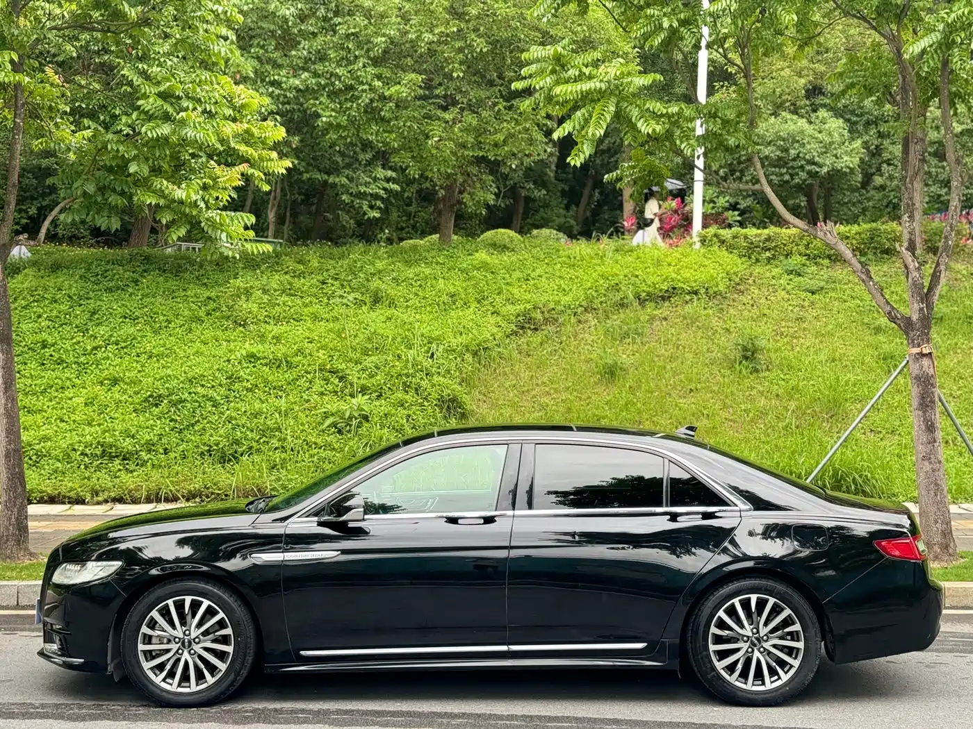Lincoln Continental 2019 2.0T 2WD Zunya Edition China V фото 4