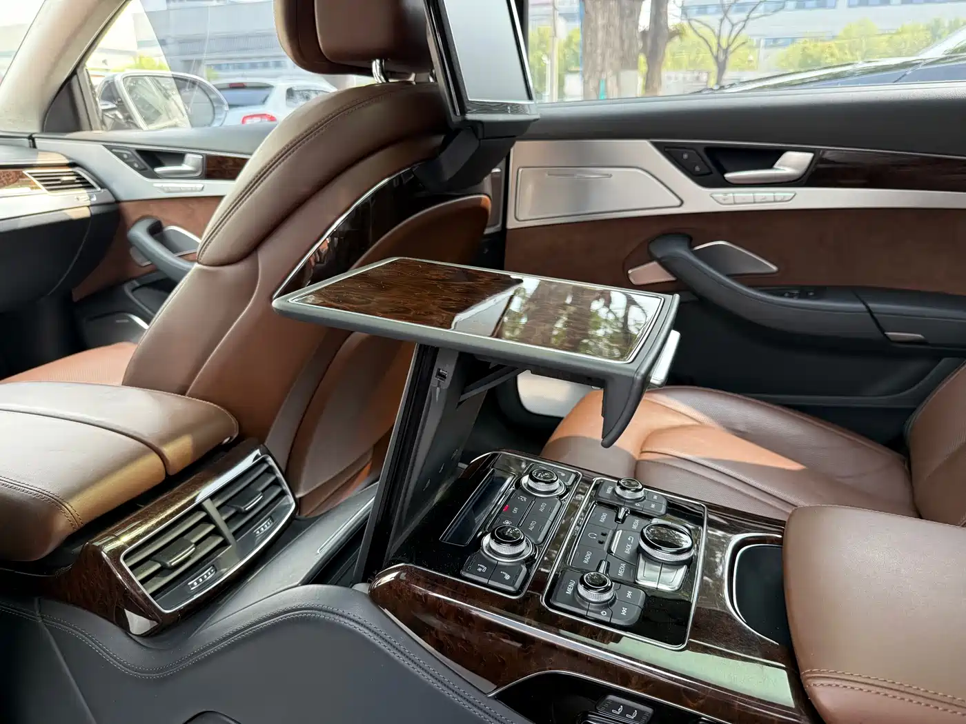 Audi A8 2014 A8L 6.3 FSI W12 quattro Flagship фото 13