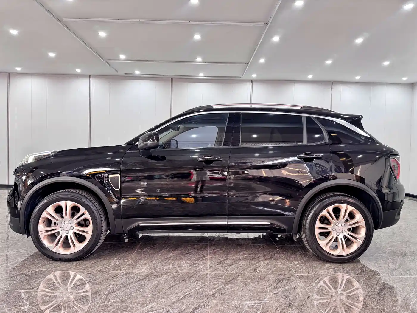 Lynk & Co 01 2017 2.0T 2WD Pro Version фото 6
