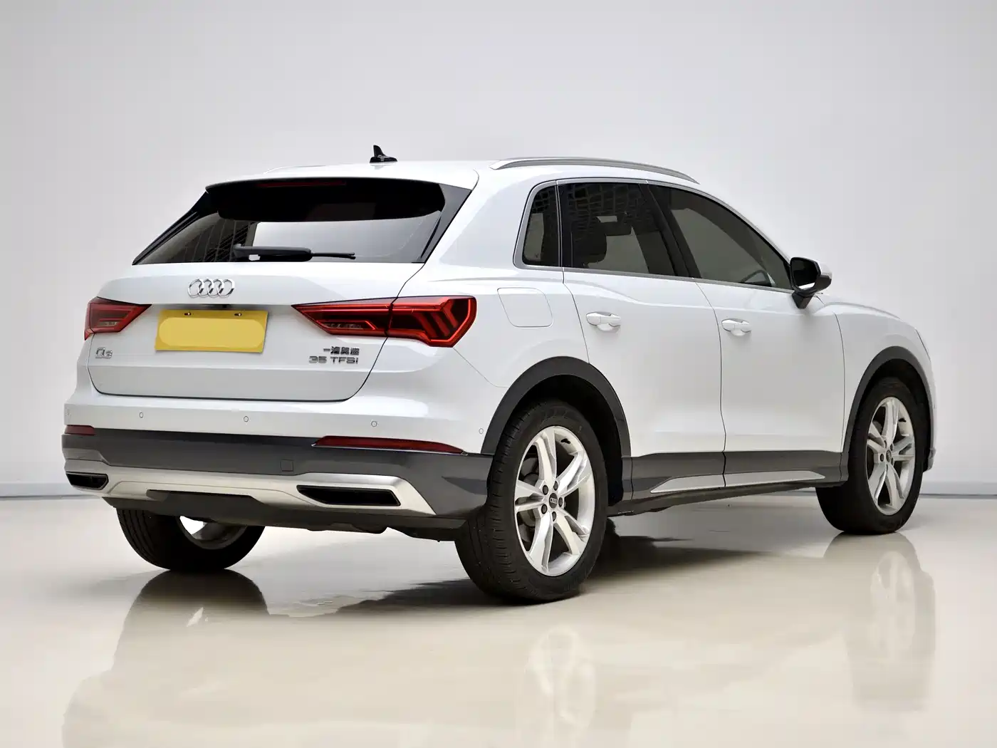 Фото 4 - Audi Q3