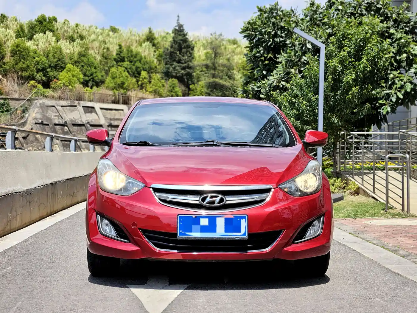 Hyundai Langdong 2012 1.6L Automatic Fashion фото 2