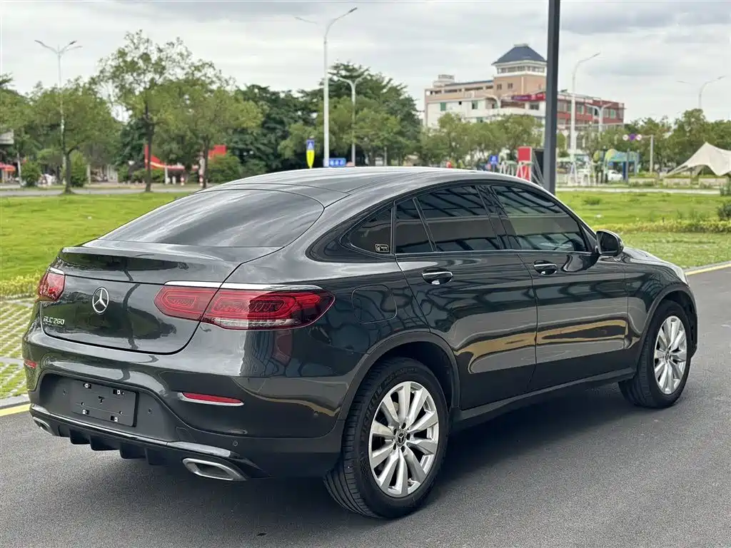 Mercedes-Benz GLC Coupe 2021 GLC 260 4MATIC Coupe SUV фото 4