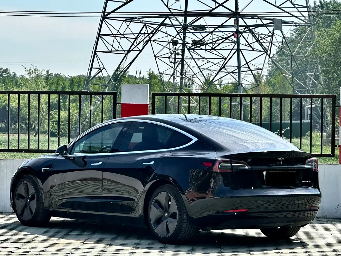Tesla Model 3 (Import) 2019 2019 Long Range All-Wheel Drive Edition