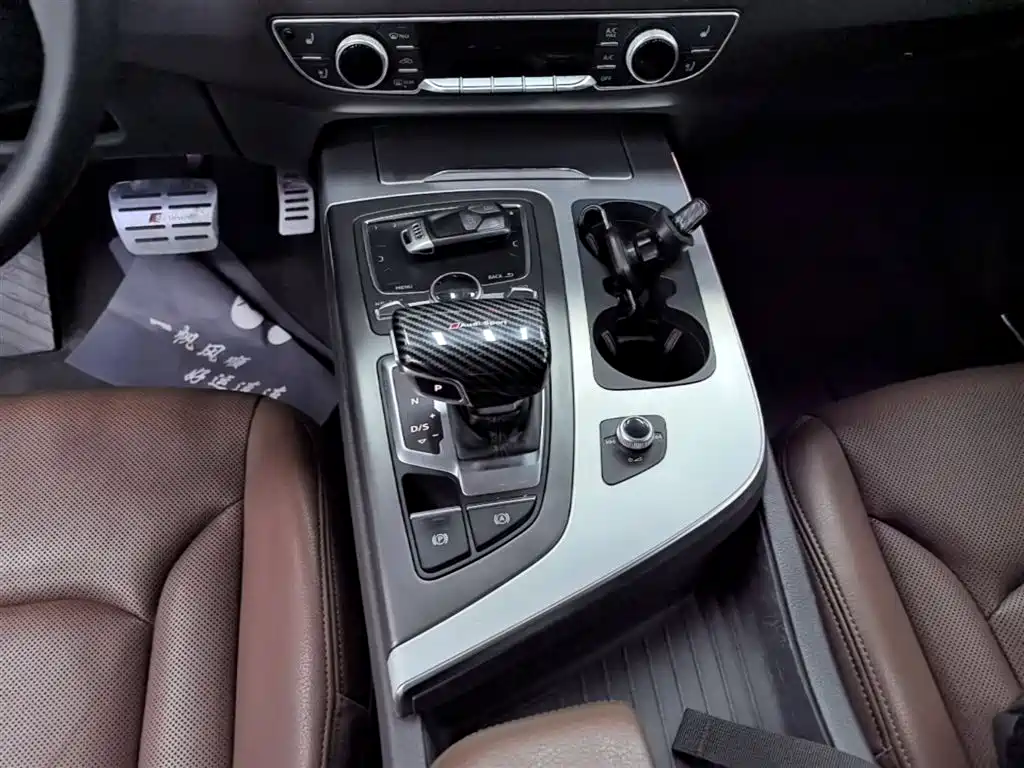 Audi Q7 2018 40 TFSI Comfort фото 14