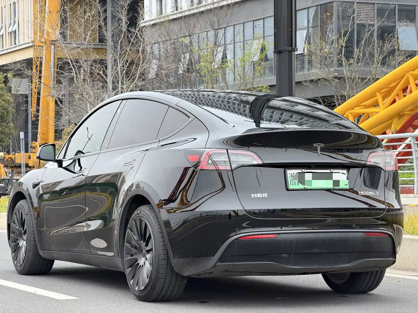 TESLA MODEL Y