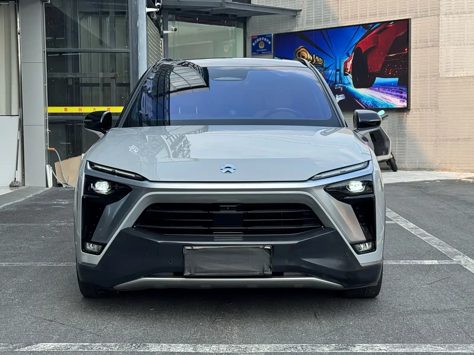 Фото 3 - NIO ES8