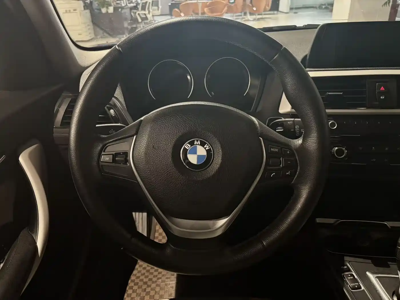 BMW 1 Series (Import) 2016 118i Leading фото 14