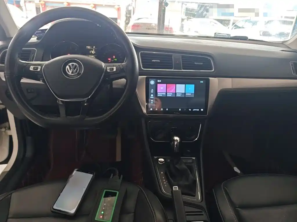 Volkswagen Lavida 2017 1.6L Automatic Comfort Edition фото 10