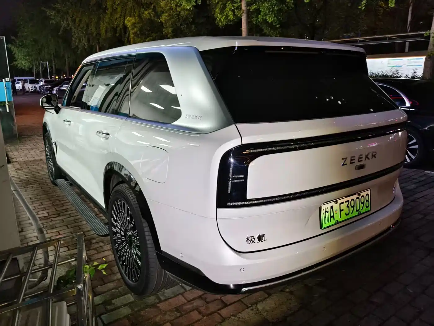 ZEEKR 9X 2026 2025 Standard Edition