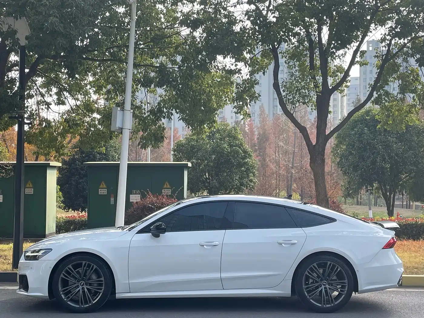 Audi A7 2023 Model 45 TFSI Premium Selection Edition фото 3