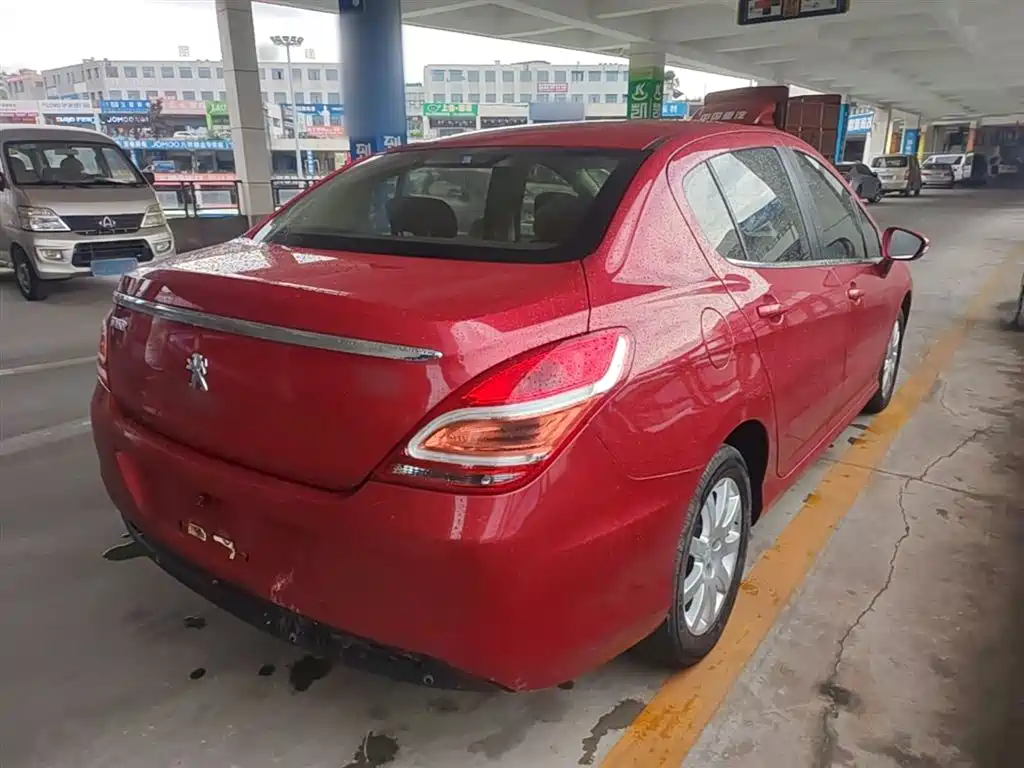 Peugeot 308 2014 Model Joy Edition Classic 1.6L Automatic Superior Style фото 7