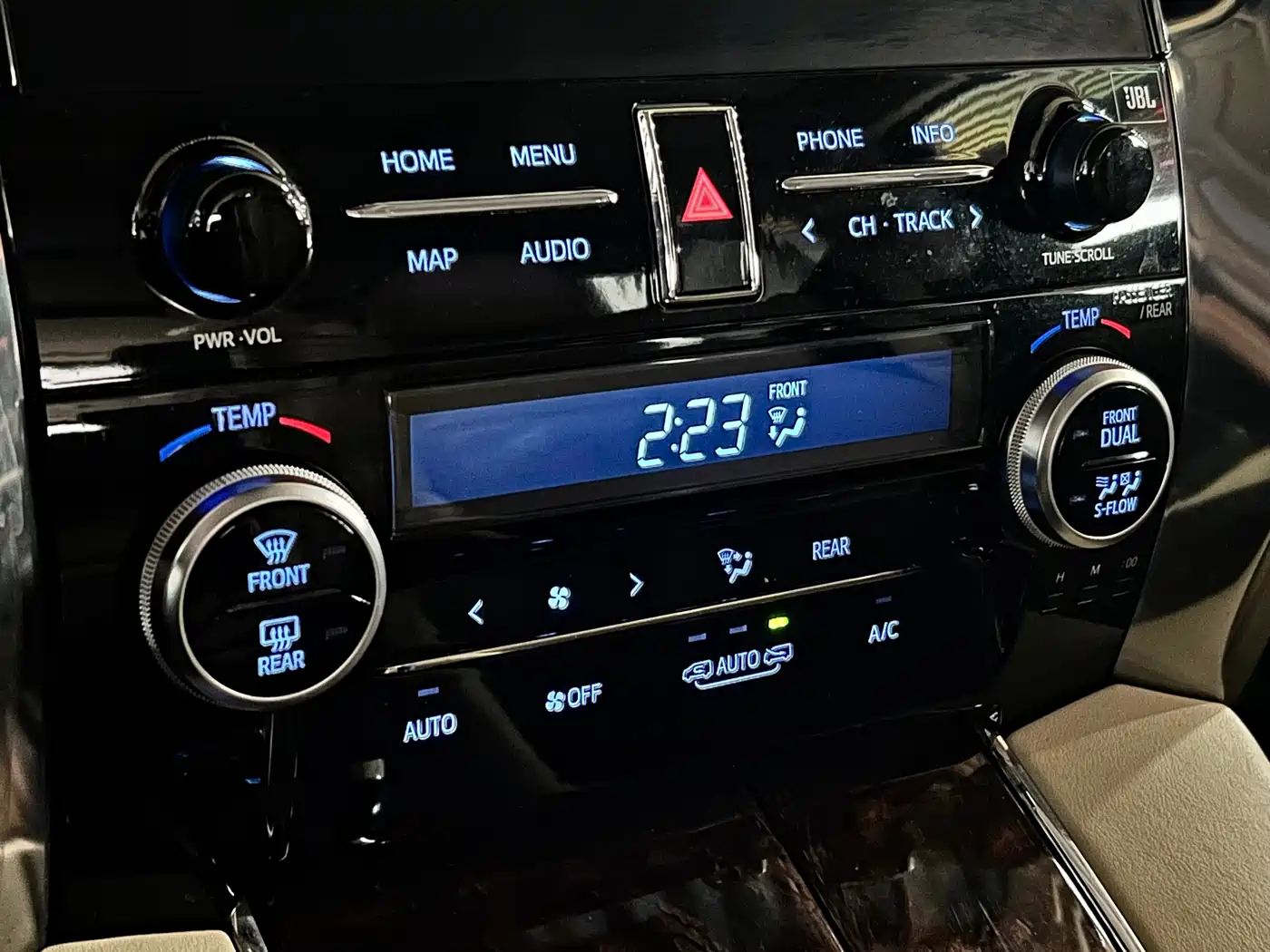 Toyota Alphard 2020 Hybrid 2.5L Luxury Edition фото 10