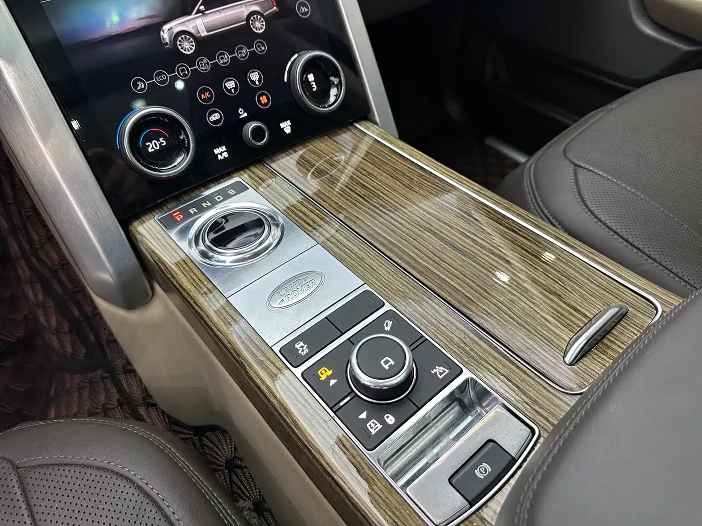 Land Rover Range Rover 2018 3.0 SC V6 Vogue Heritage Extended Edition фото 8